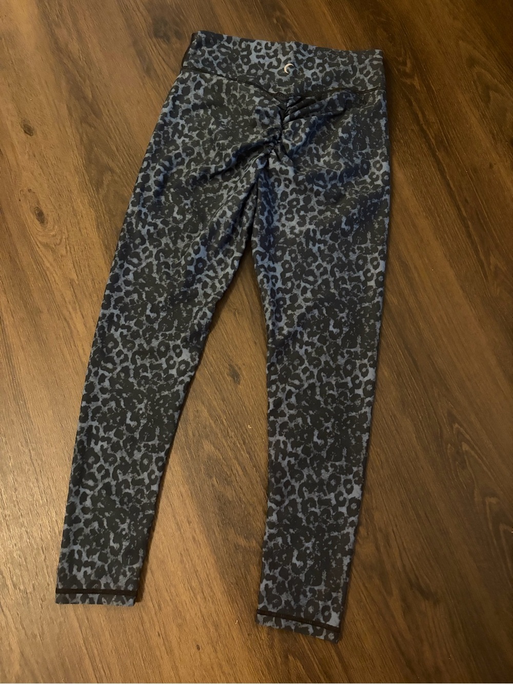 Zyia Active Stone Leopard Scrunchy Leggings Women’s Size 6-8